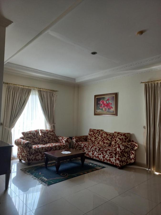 Margot Apartment Pondok Indah Джакарта Екстериор снимка