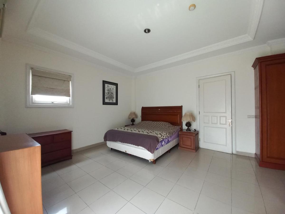 Margot Apartment Pondok Indah Джакарта Екстериор снимка